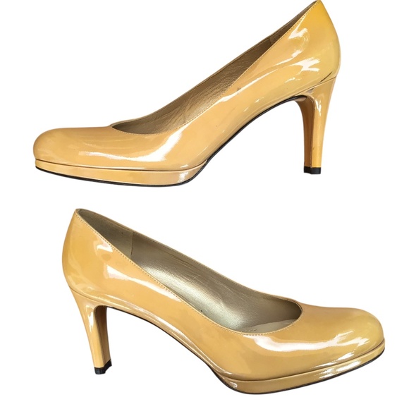 Stuart Weitzman Heels - Picture 12 of 16